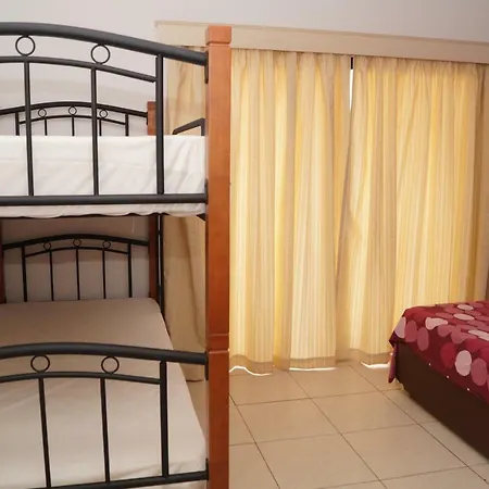 Saint Lazarus Apartment *